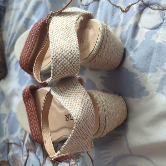 Braided wedges - Picture 3 of 3